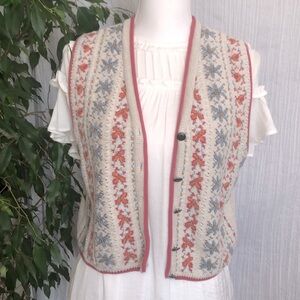 LIZWEAR size M linen & cotton embroidered flower cropped vest w/buttons